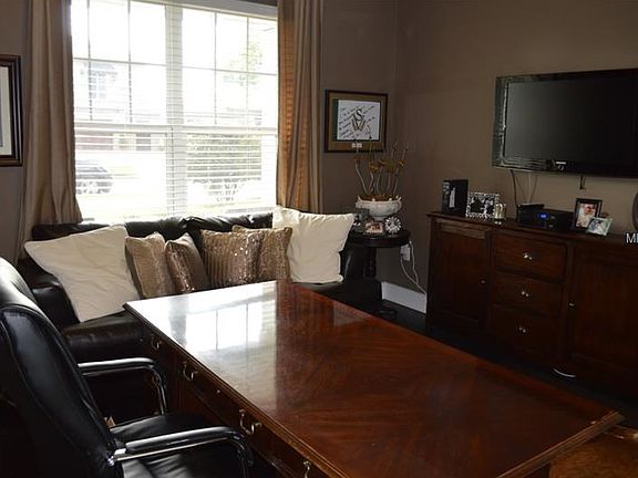 5th image of 2515 Northumberland Ave