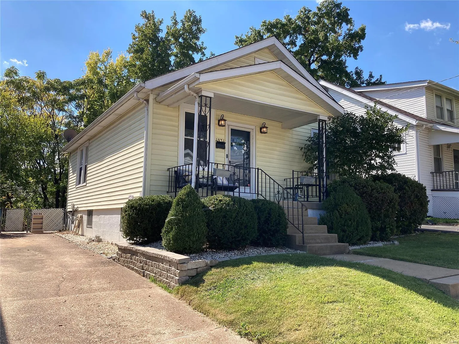 4934 Heege Rd photo 1