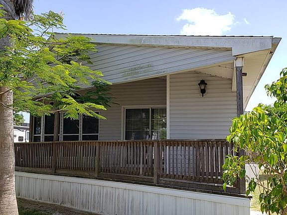 4th image of 509 W Clam Cir