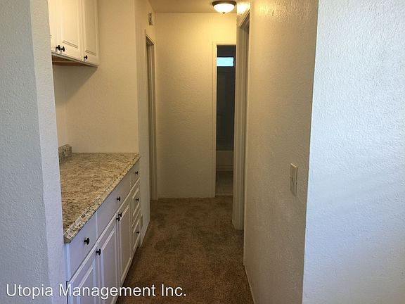 5th image of 610 E 8th St APT A