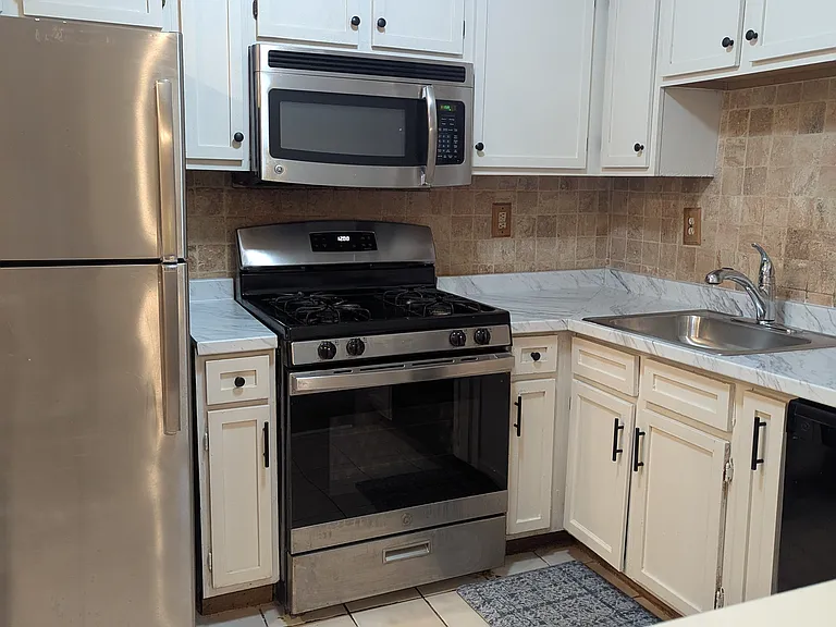 612 Waterford Dr — Photo 4