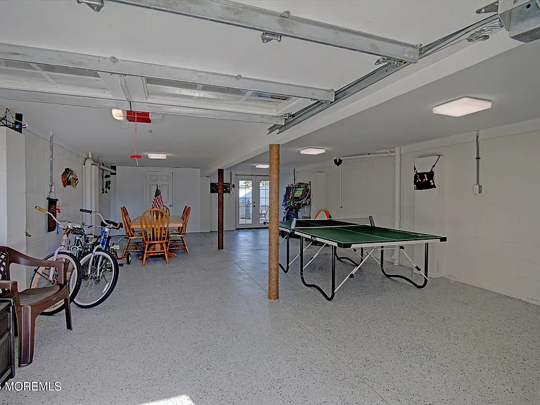 222 Hiering Ave — Photo 14