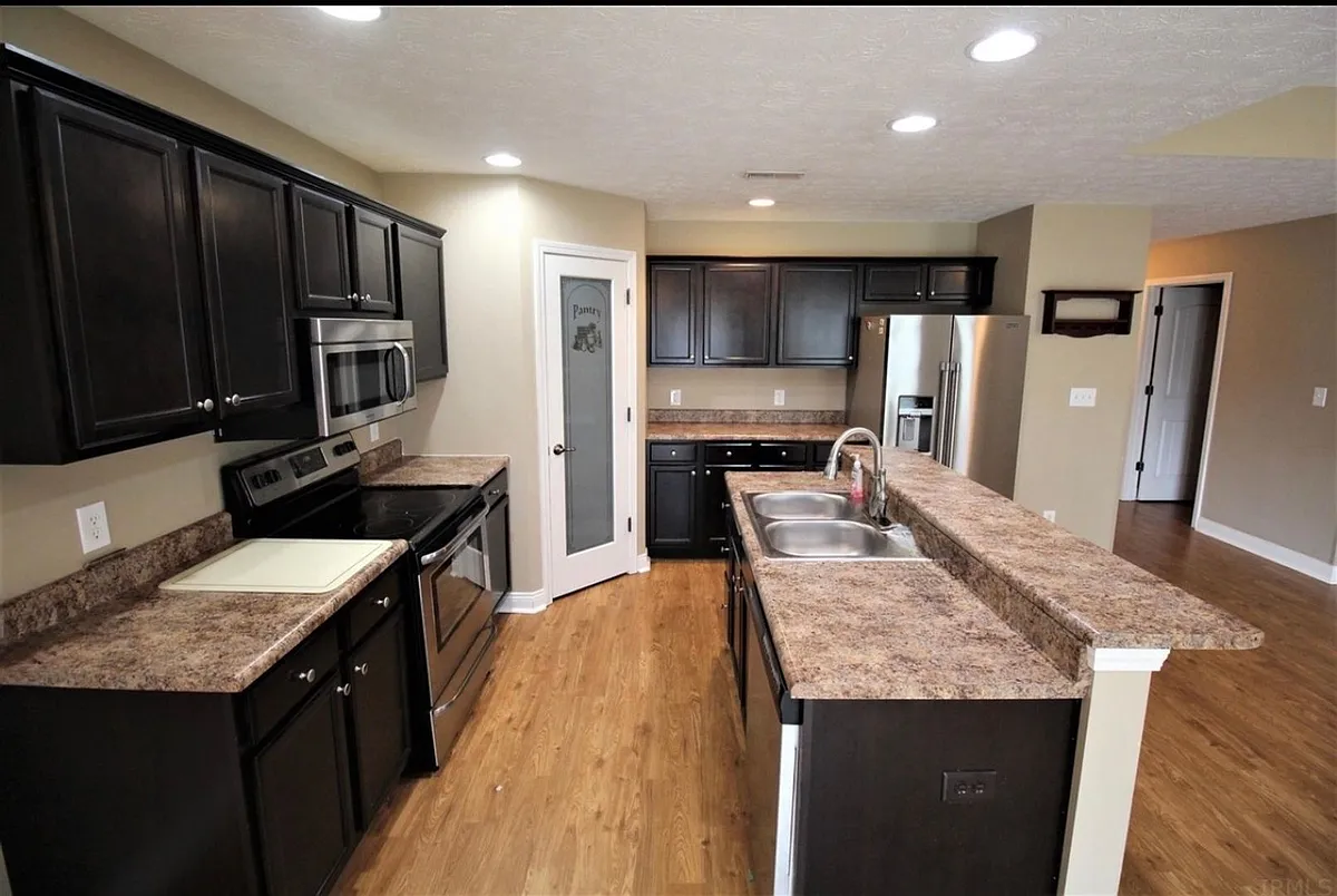 Building Photo - 2831 Atlas Dr