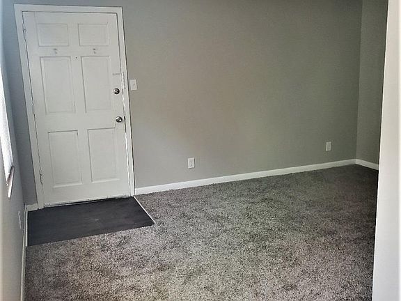 4th image of 206 Dahlia Dr