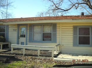 932 Gibbard Ave, Wills Point, TX 75169