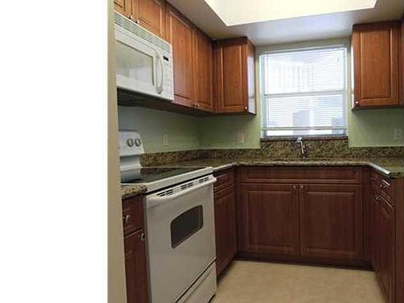 4th image of 4737 NE 25th Ave APT 206