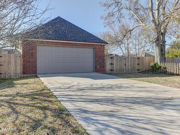 5th image of 200 Gaslight Ln