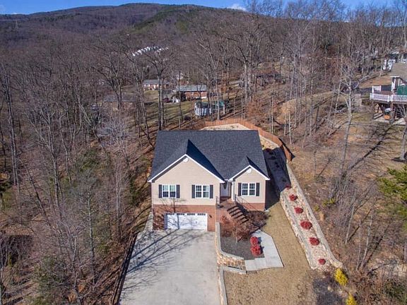 3rd image of 1843 Carleton Dr