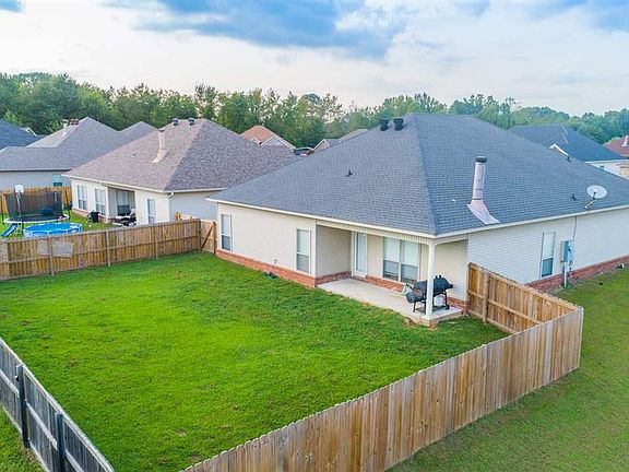 5th image of 2820 Mary Kathryn Ct