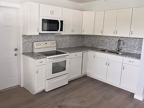 4th image of 3612R 36th Ave N