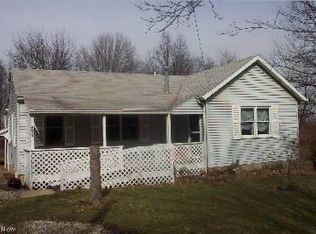 4041 Orchard Dr, Barberton, OH 44203