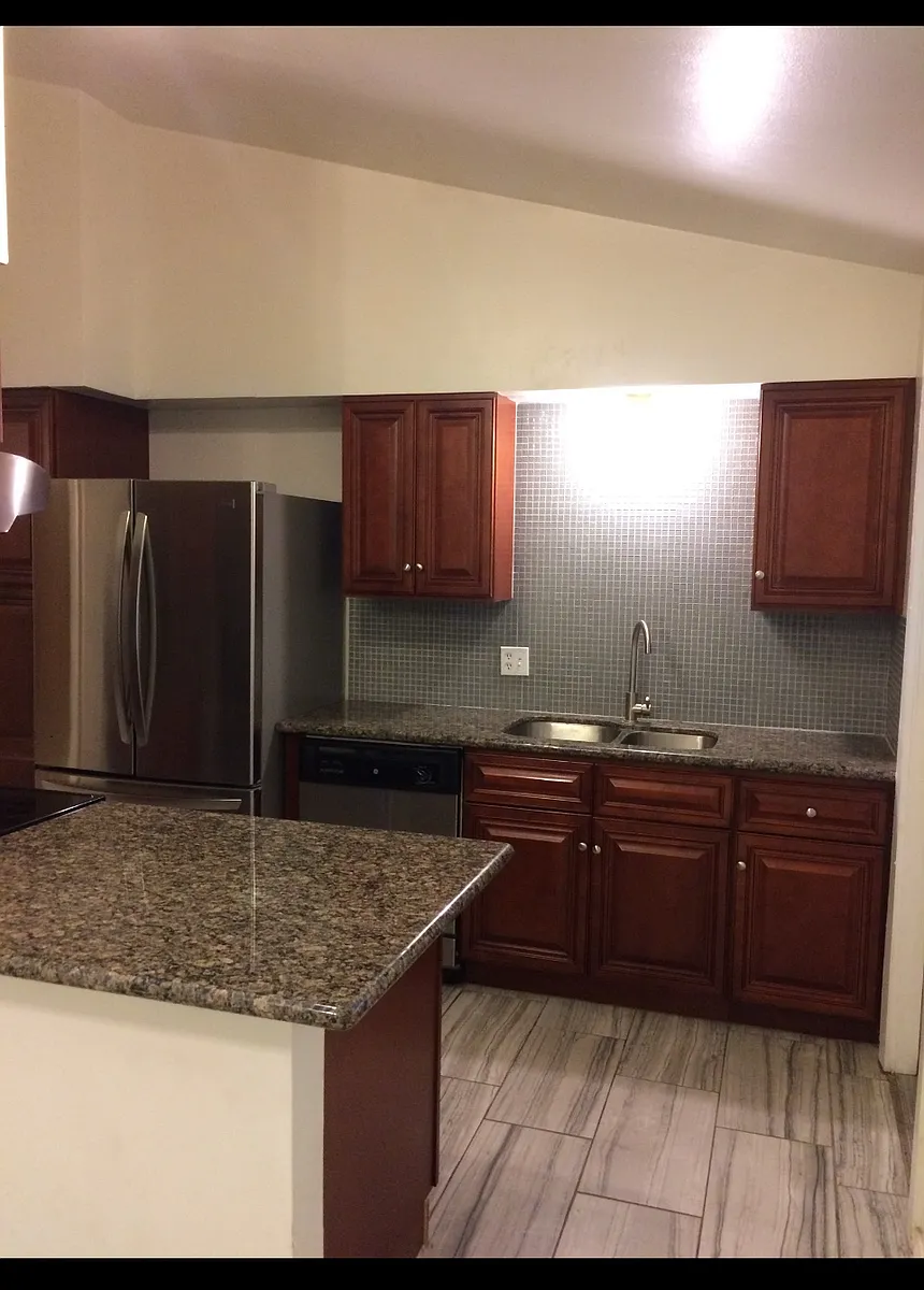 Building Photo - 119 Vassar Ln #123