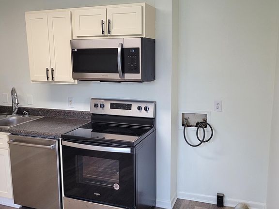 2nd image of 2302 Dalebrook Ct