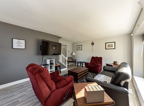 2nd image of 706 Newton Ct #706