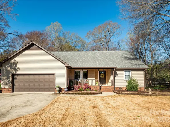 8276 Scarlet Oak Ct, Harrisburg, NC 28075