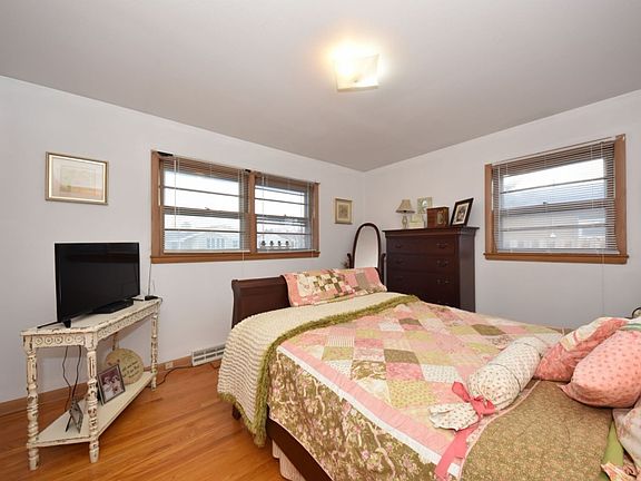 5th image of 7236 W Crawford Ave #7238