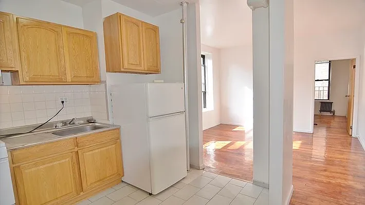 Rented by Park Property Advisors | media 9