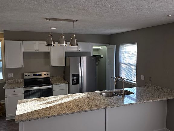 3rd image of 7520 N 285th Avenue Cir