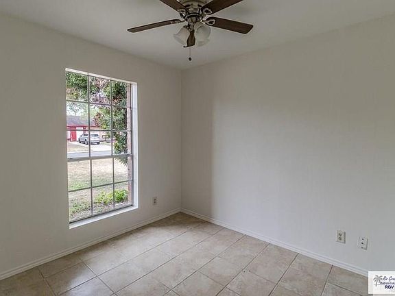 5th image of 305 Chelo Dr