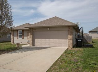 2437 W Spring Water St, Springfield, MO 65803