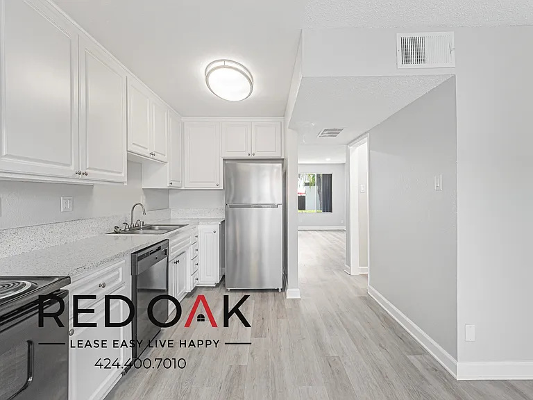 151 Drake St #23B — Photo 3
