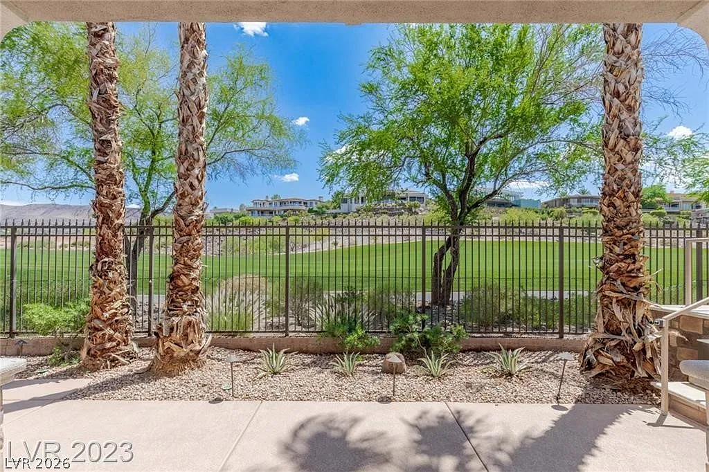 3 bed, 2.5 bath, 2526 sqft, $5,950 — Photo 4