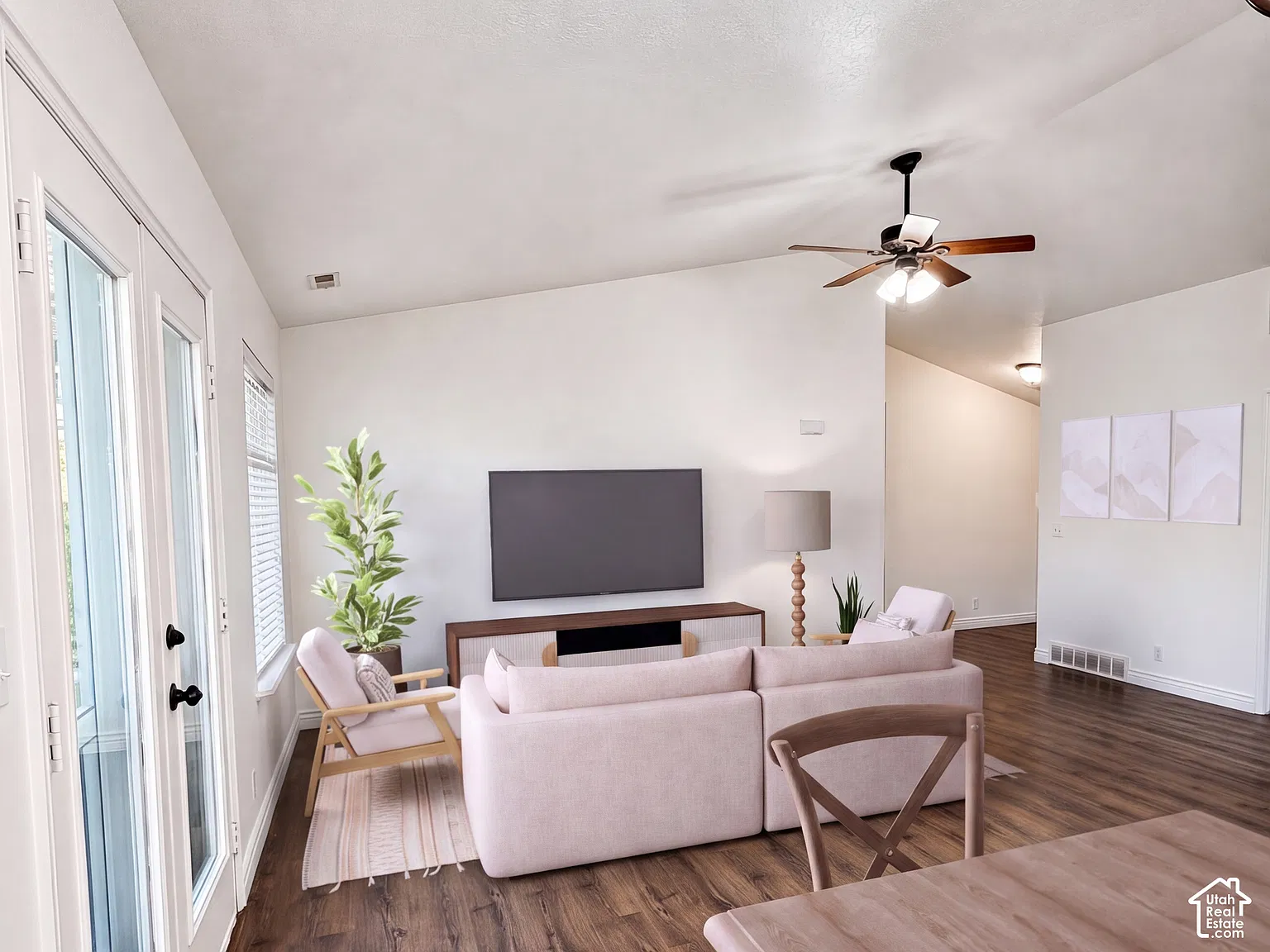 3 bed, 1261 sqft, $2,000 — Photo 4