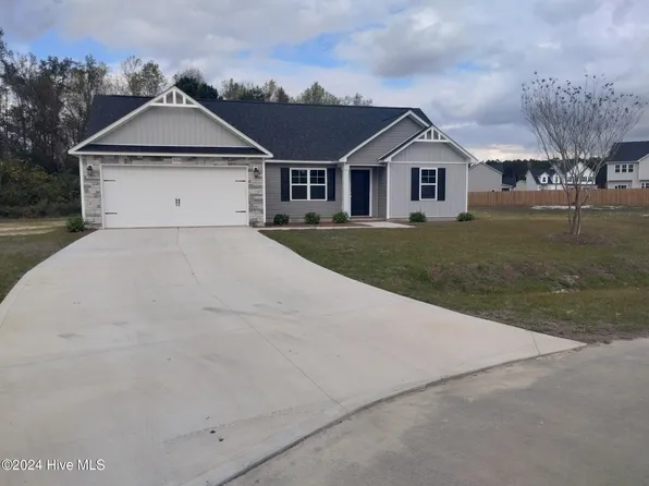 904 Shields Place, Richlands, NC 28574