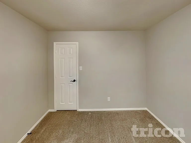208 Carson Dr — Photo 14