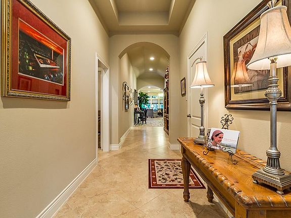 5th image of 110 Knollbrook Cir