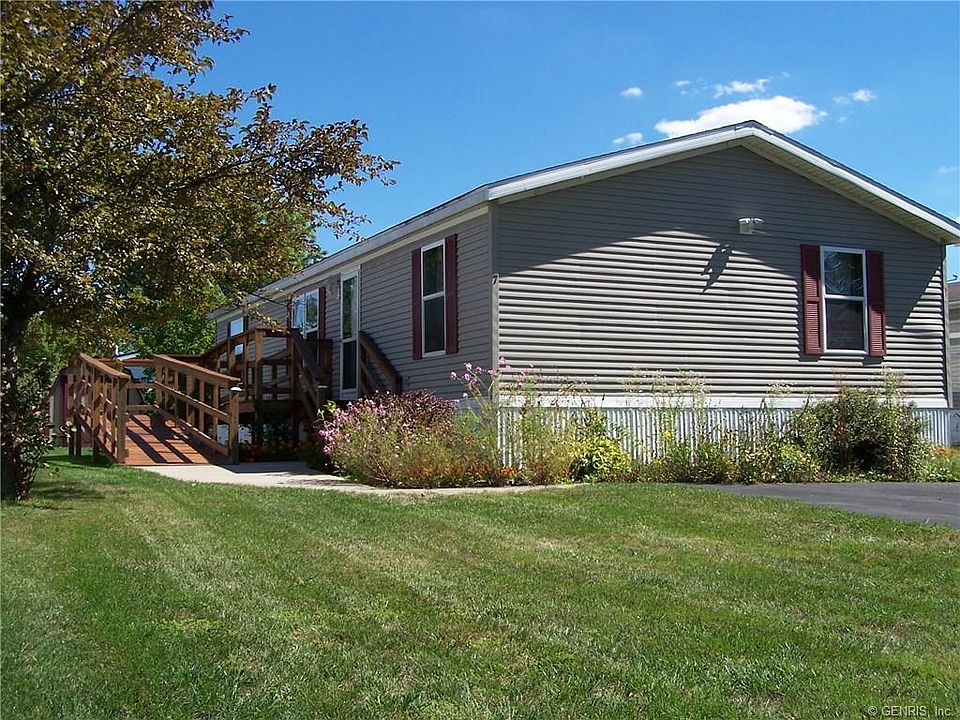 1st image of 7 Juniper Dr