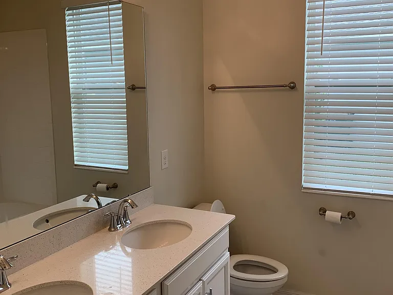 1786 Chatsworth Cir — Photo 6
