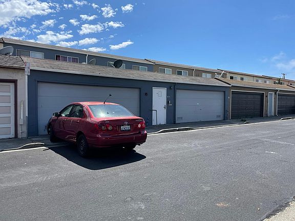 3rd image of 975 Sandra Ct APT 4