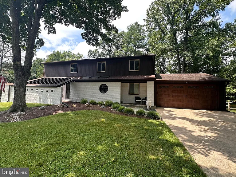 6005 Neilwood Dr — Photo 1