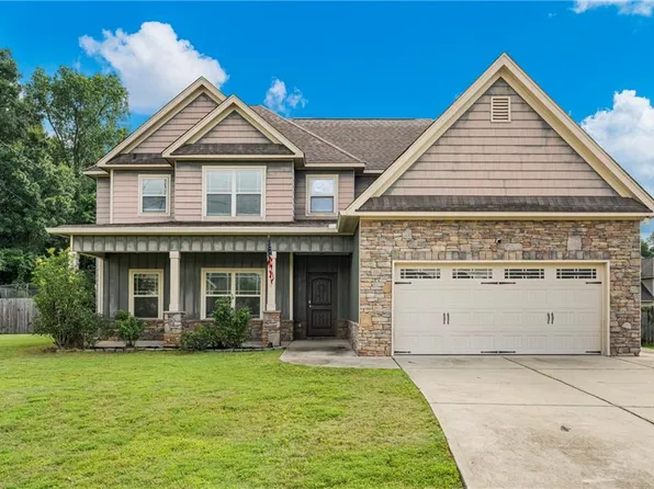 6 California Ct, Seale, AL 36875