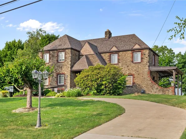 5237 Glenburn Dr, Pittsburgh, PA 15236