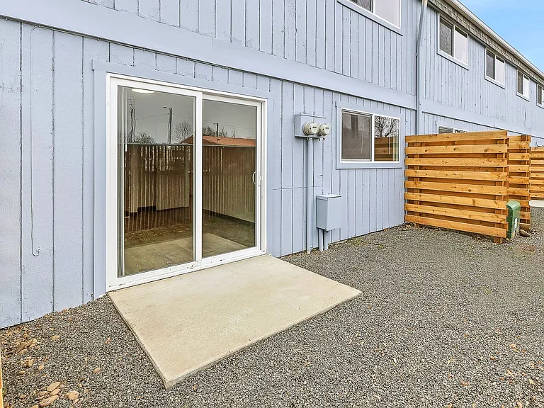 1 Month Free Rent Move In Special! Under New Management! — Photo 16
