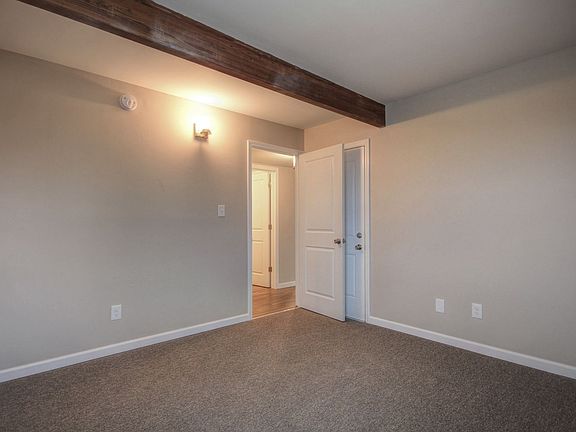5th image of 308 E Iowa St #103