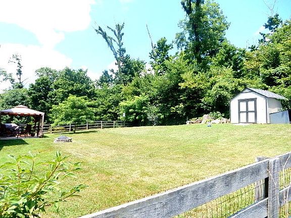 4th image of 1228 Brookstone Dr