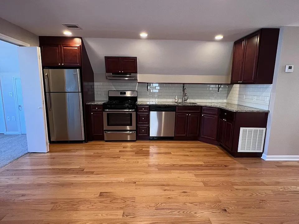 130 Shippen St #2