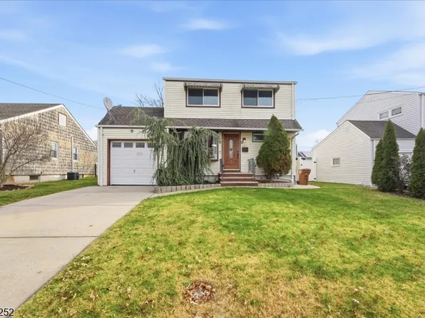 527 Birchwood Rd, Linden City, NJ 07036