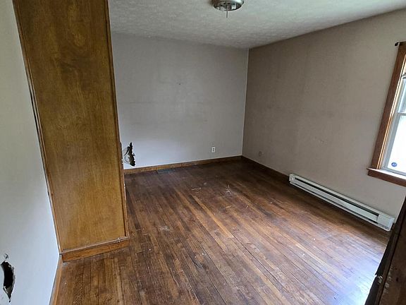 3rd image of 158 Basin St