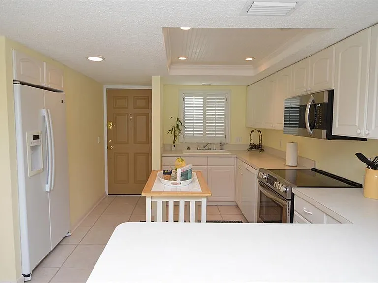 18650 Gulf Blvd #305 — Photo 8