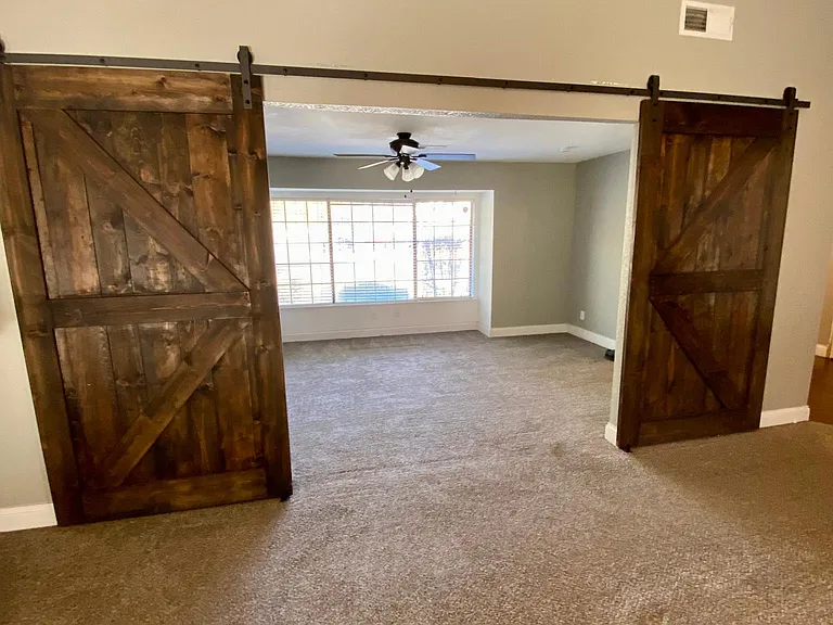 3073 Fowler Ave — Photo 14