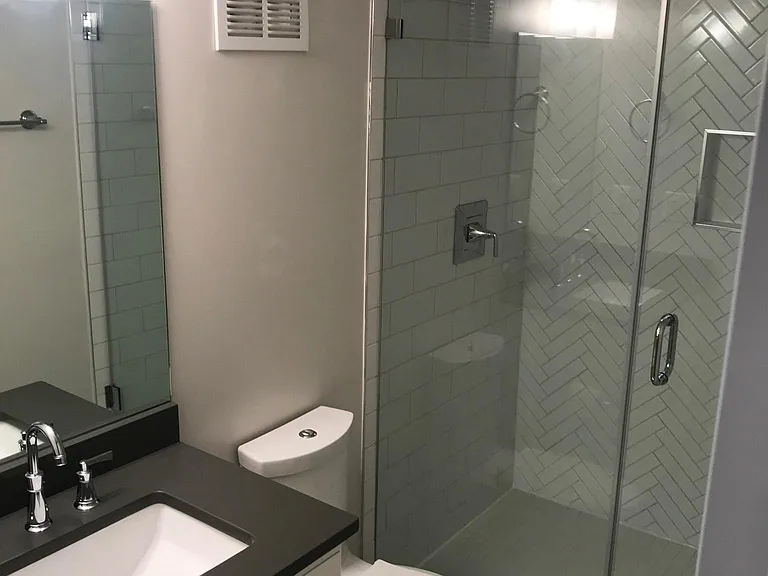 1829 California St NW #103 — Photo 2
