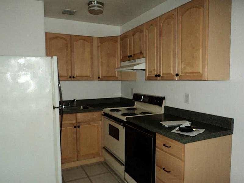 2nd image of 711 SE 15th St APT 2