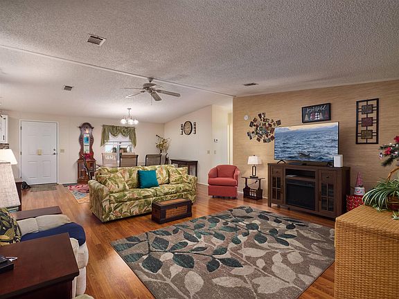 3rd image of 2779 SW Olds Place
