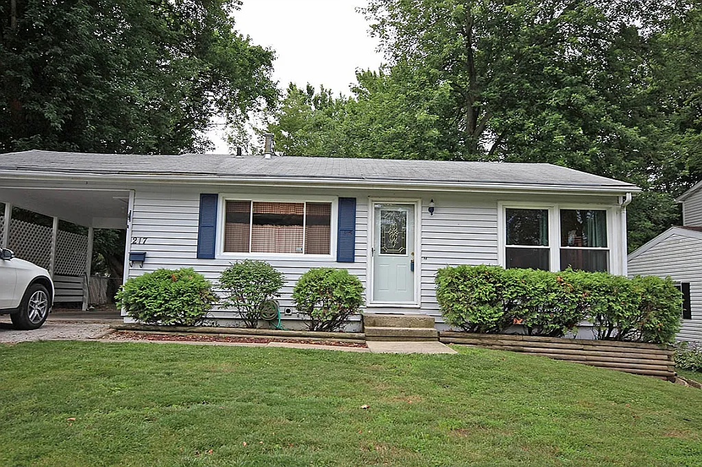 217 Wayside Ave photo 1