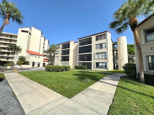 2324 S Cypress Bend Dr APT 415, Pompano Beach, FL 33069