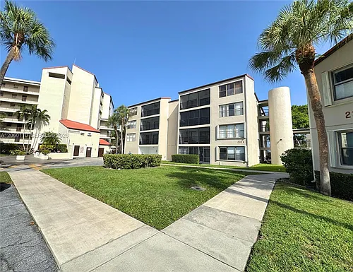2324 S Cypress Bend Dr #415 Photo 1